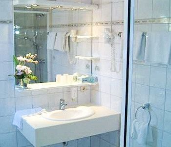 Landhotel Krone Königsbach-Stein エクステリア 写真